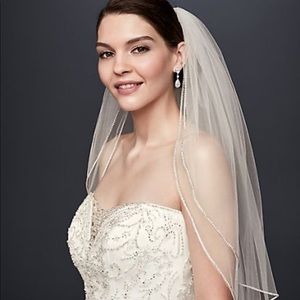 New David’s Bridal Midi Length Veil